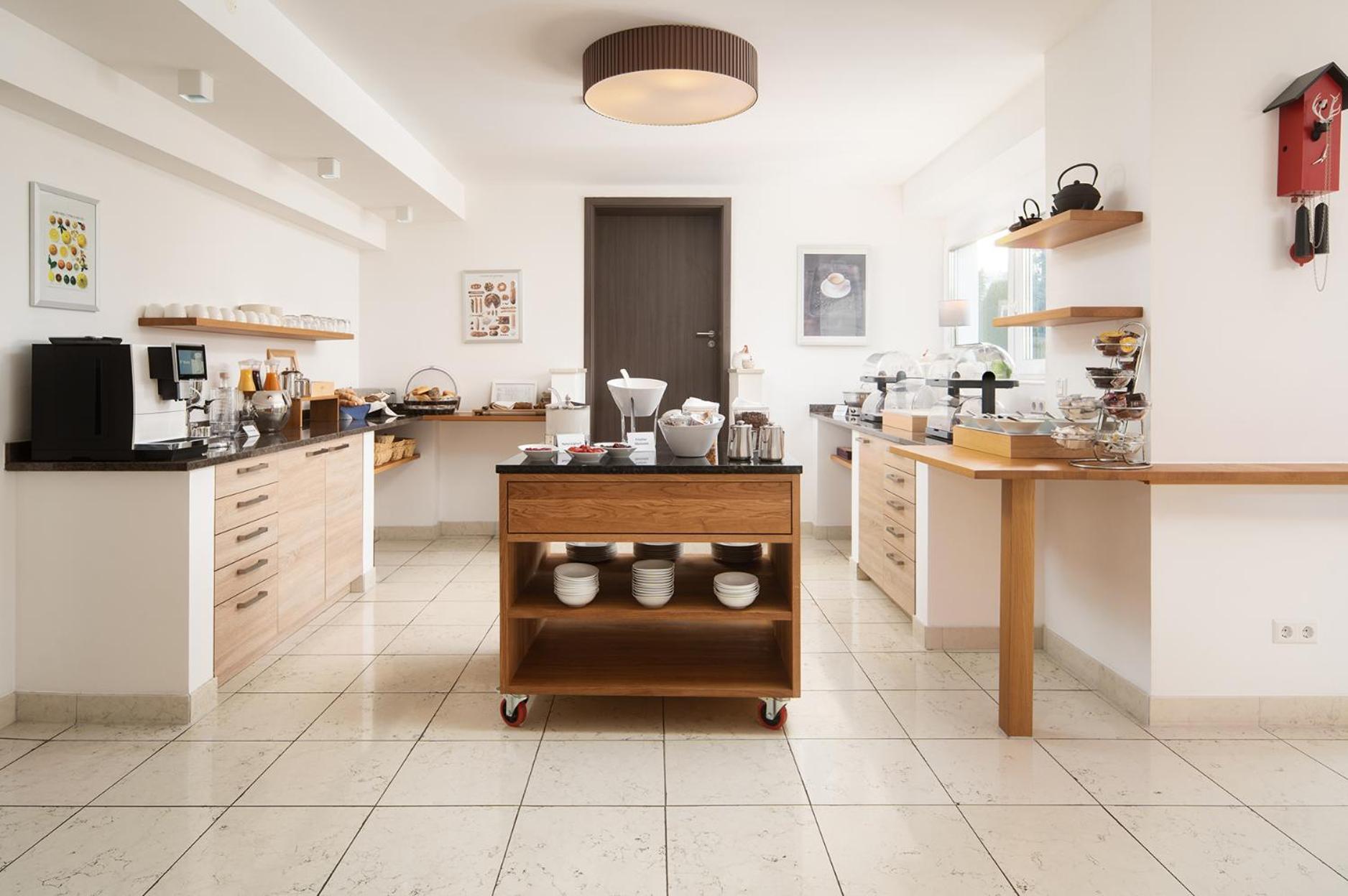 Hotel Vier Jahreszeiten Therme & Kliniken Bad Krozingen Naehe Freiburg & Schwarzwald Ideal Fuer Wellness Kur & Business Ausfluege 24H Check In- Wlan & Parken Gratis Экстерьер фото